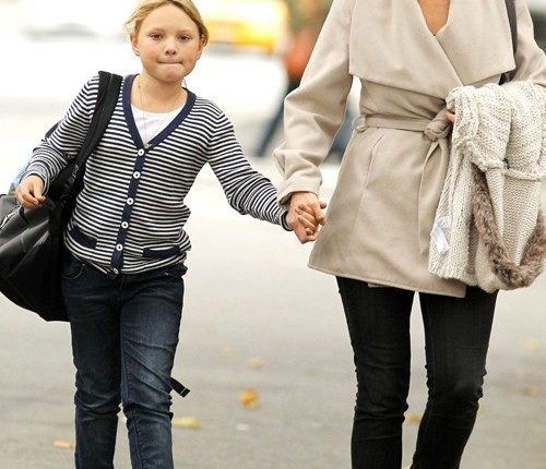 kate-winslet with her Daughter