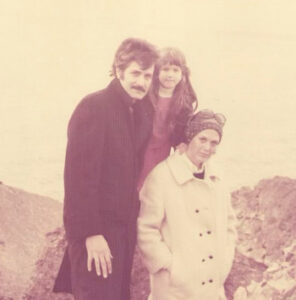 Jennifer Aniston Parents mother